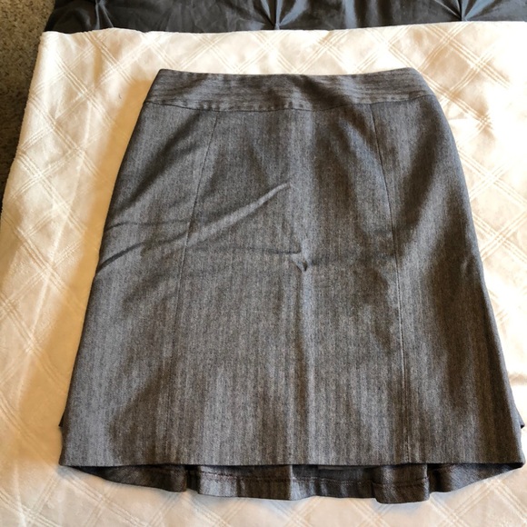 The limited skirt suit - Picture 3 of 4